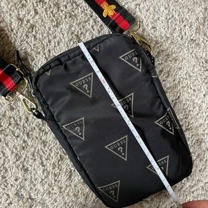 Crossbody Guess bag